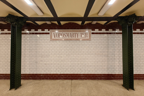 Budapest, M1 metró, Vörösmarty tér, bélyegkép