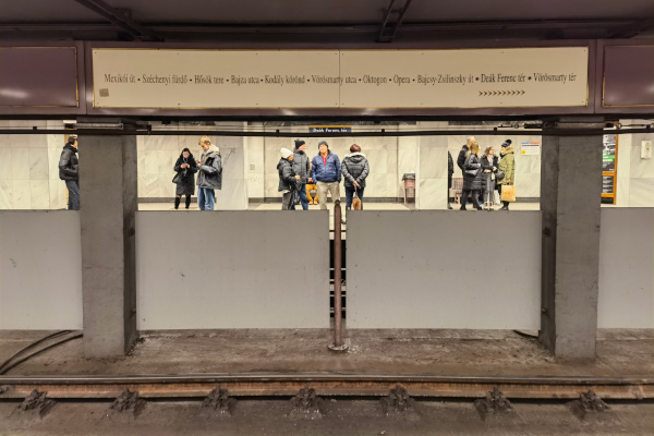 Budapest, M1 metró, Deák Ferenc tér, bélyegkép