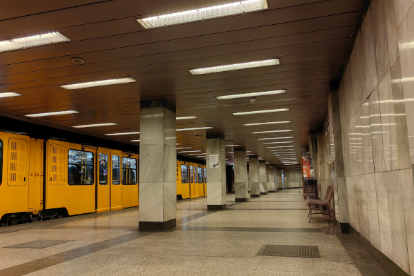 Budapest, M1 metró, Deák Ferenc tér, bélyegkép