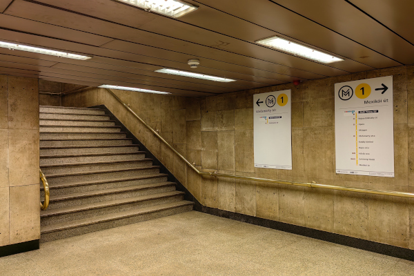 Budapest, M1 metró, Deák Ferenc tér, bélyegkép