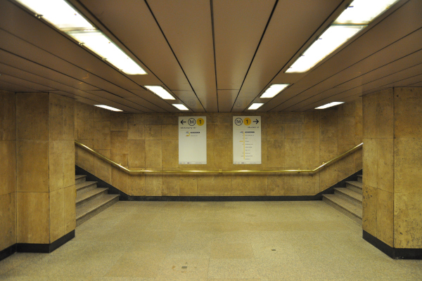 Budapest, M1 metró, Deák Ferenc tér, bélyegkép