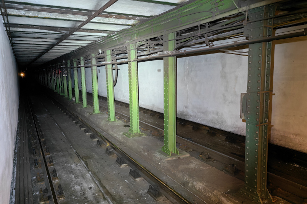 Budapest, M1 metró, Vörösmarty utca, bélyegkép