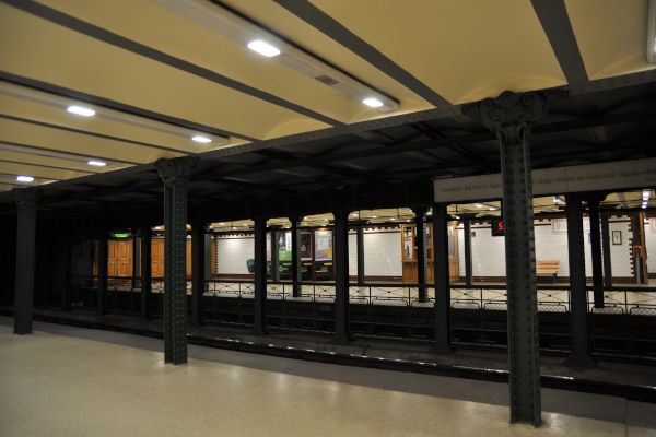 Budapest, M1 metró, Hősök tere, bélyegkép