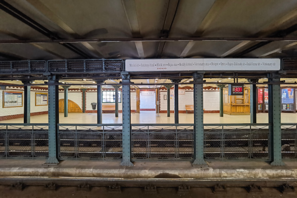 Budapest, M1 metró, Hősök tere, bélyegkép