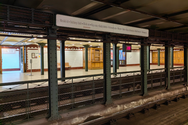 Budapest, M1 metró, Hősök tere, bélyegkép