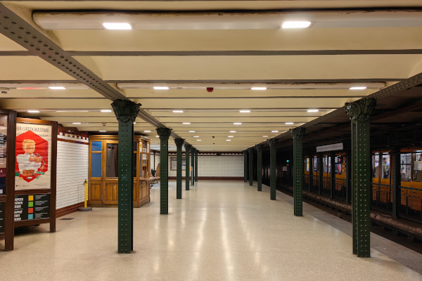 Budapest, M1 metró, Hősök tere, bélyegkép