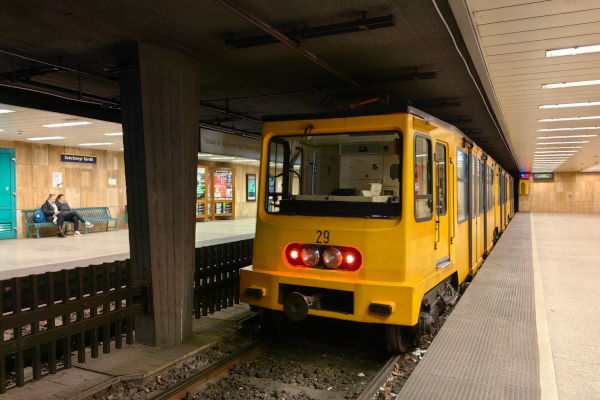 Budapest, M1 metró, Széchenyi fürdő, bélyegkép
