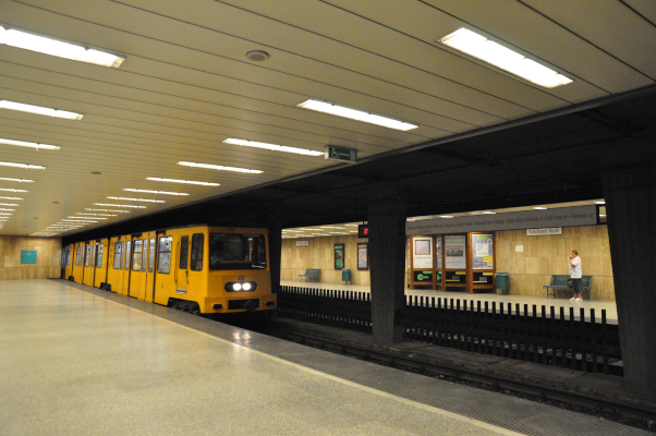 Budapest, M1 metró, Széchenyi fürdő, bélyegkép