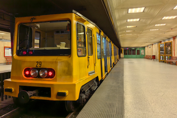 Budapest, M1 metró, Mexikói út, bélyegkép