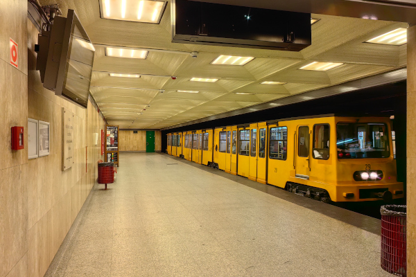 Budapest, M1 metró, Mexikói út, bélyegkép
