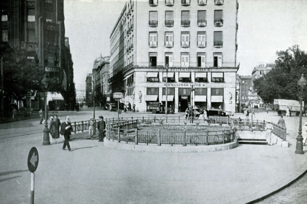 Budapest, M1 metró, Deák Ferenc tér, bélyegkép