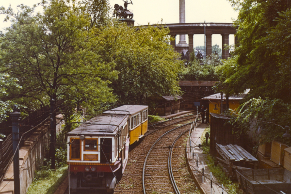 Budapest, M1 metró, Hősök tere, bélyegkép