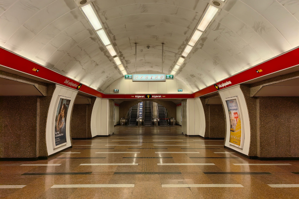 Budapest, M2 metró, Déli pályaudvar, bélyegkép