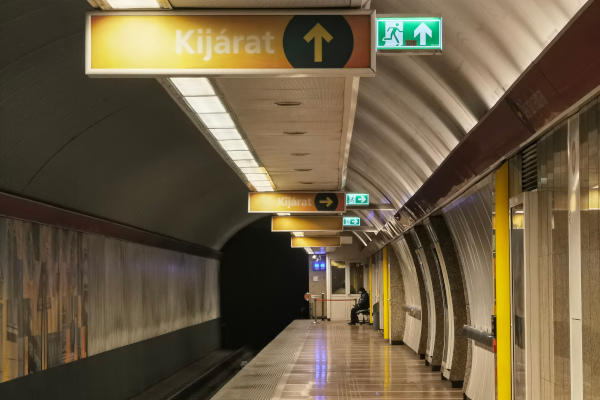 Budapest, M2 metró, Déli pályaudvar, bélyegkép