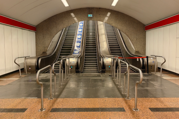 Budapest, M2 metró, Déli pályaudvar, bélyegkép