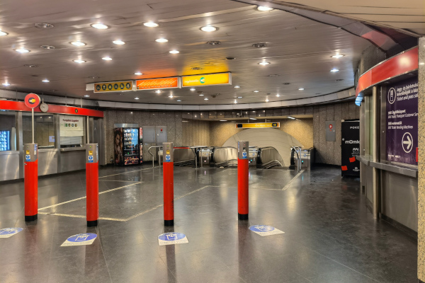 Budapest, M2 metró, Déli pályaudvar, bélyegkép