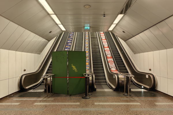 Budapest, M2 metró, Széll Kálmán tér, bélyegkép