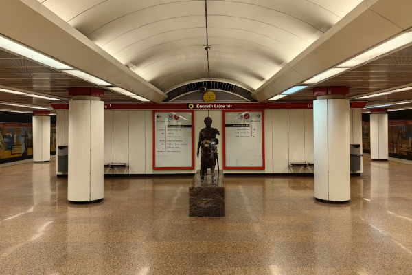 Budapest, M2 metró, Kossuth Lajos tér, bélyegkép