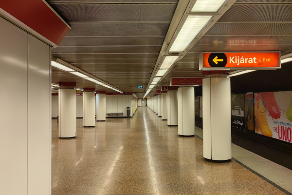 Budapest, M2 metró, Kossuth Lajos tér, bélyegkép