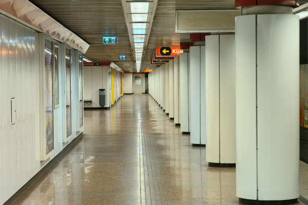 Budapest, M2 metró, Kossuth Lajos tér, bélyegkép