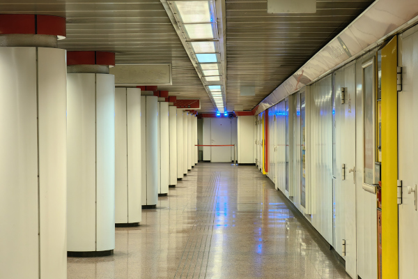 Budapest, M2 metró, Kossuth Lajos tér, bélyegkép