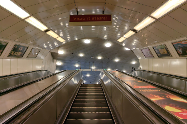 Budapest, M2 metró, Kossuth Lajos tér, bélyegkép