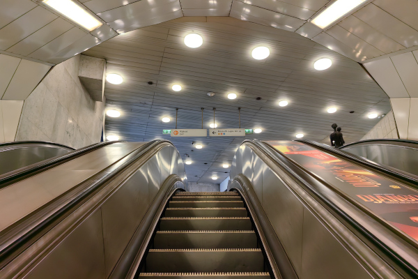 Budapest, M2 metró, Kossuth Lajos tér, bélyegkép