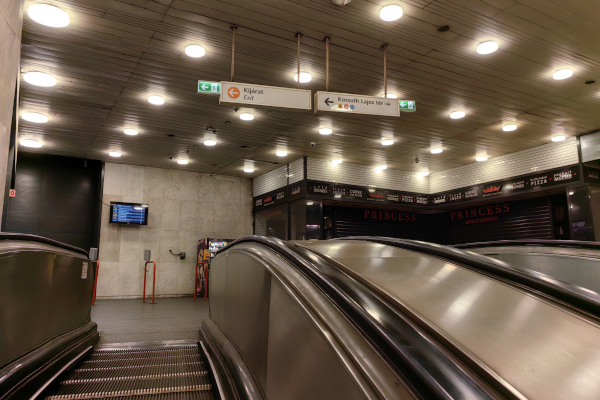 Budapest, M2 metró, Kossuth Lajos tér, bélyegkép