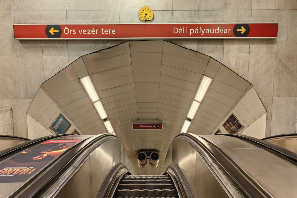 Budapest, M2 metró, Kossuth Lajos tér, bélyegkép