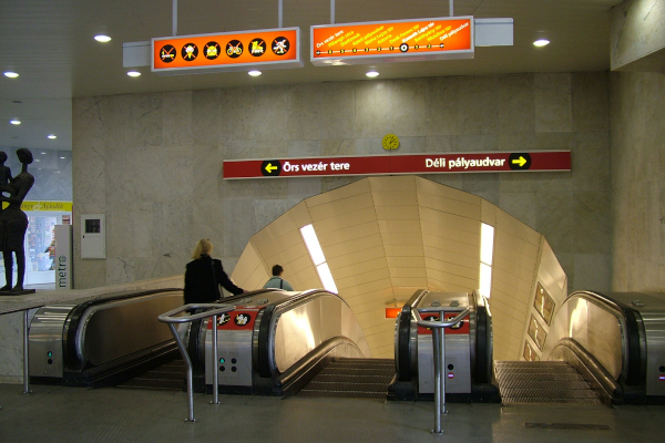 Budapest, M2 metró, Kossuth Lajos tér, bélyegkép