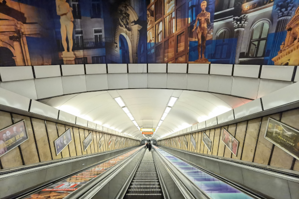 Budapest, M2 metró, Deák Ferenc tér, bélyegkép