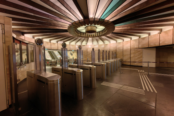 Budapest, M2 metró, Deák Ferenc tér, bélyegkép