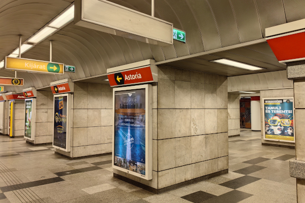 Budapest, M2 metró, Astoria, bélyegkép