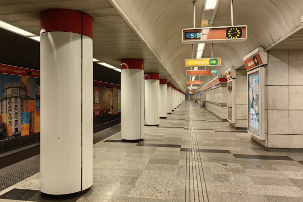 Budapest, M2 metró, Astoria, bélyegkép