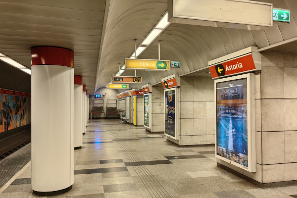 Budapest, M2 metró, Astoria, bélyegkép