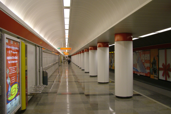 Budapest, M2 metró, Astoria, bélyegkép