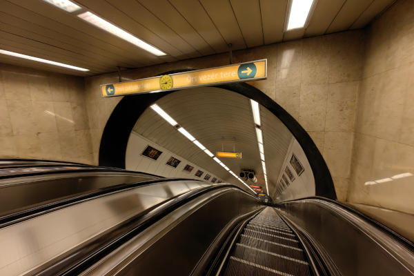 Budapest, M2 metró, Astoria, bélyegkép