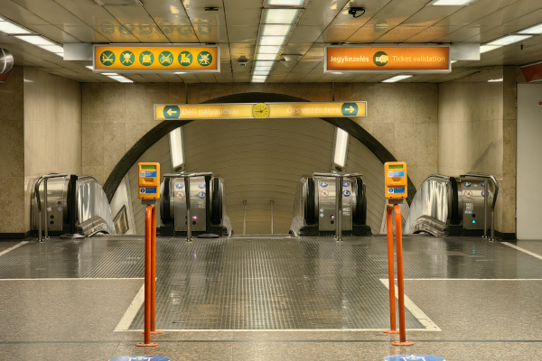 Budapest, M2 metró, Astoria, bélyegkép