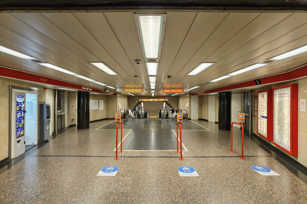 Budapest, M2 metró, Astoria, bélyegkép