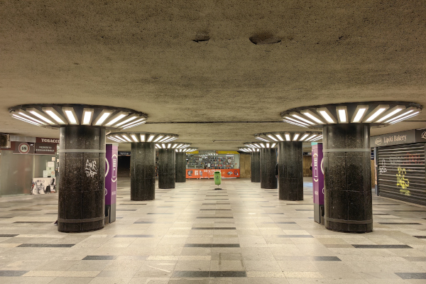 Budapest, M2 metró, Astoria, bélyegkép