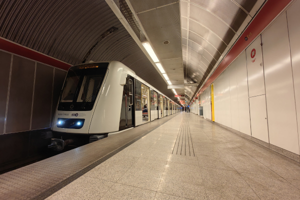 Budapest, M2 metró, Blaha Lujza tér, bélyegkép