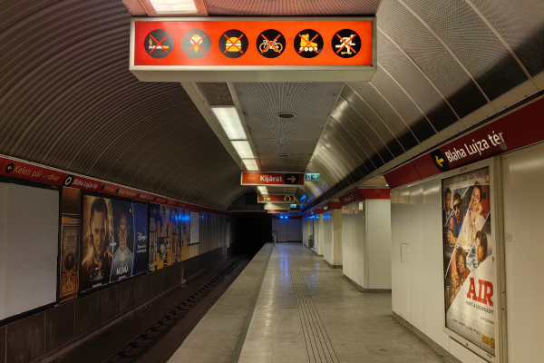Budapest, M2 metró, Blaha Lujza tér, bélyegkép
