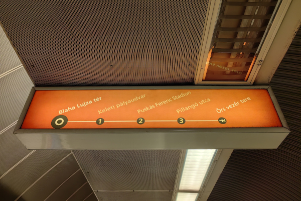 Budapest, M2 metró, Blaha Lujza tér, bélyegkép