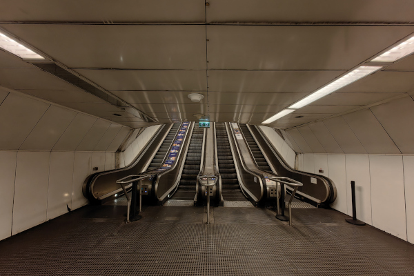 Budapest, M2 metró, Blaha Lujza tér, bélyegkép