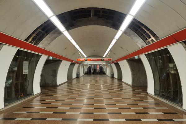 Budapest, M2 metró, Keleti pályaudvar, bélyegkép