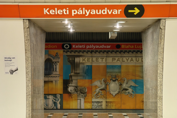 Budapest, M2 metró, Keleti pályaudvar, bélyegkép