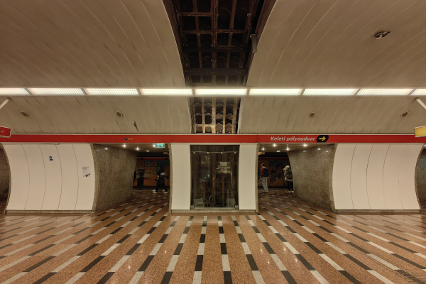 Budapest, M2 metró, Keleti pályaudvar, bélyegkép