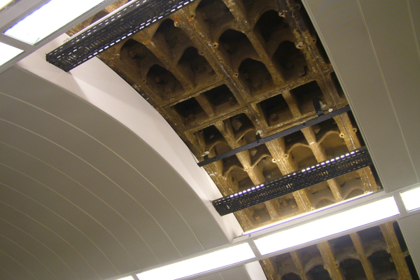 Budapest, M2 metró, Keleti pályaudvar, bélyegkép