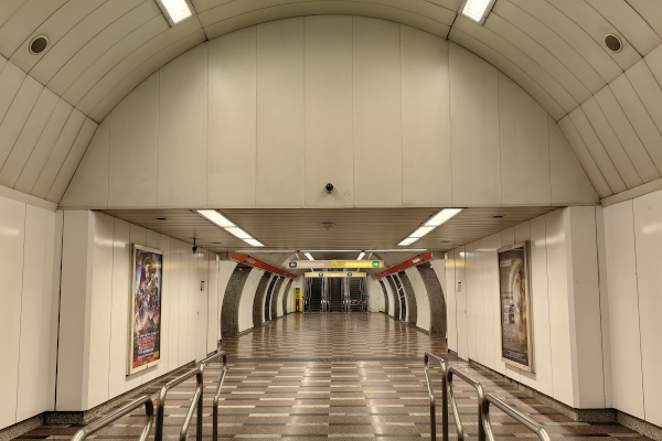 Budapest, M2 metró, Keleti pályaudvar, bélyegkép
