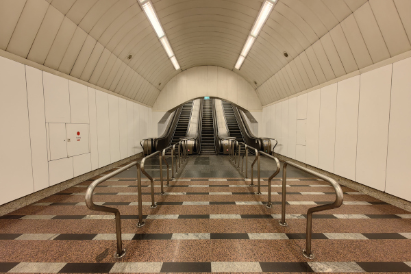 Budapest, M2 metró, Keleti pályaudvar, bélyegkép